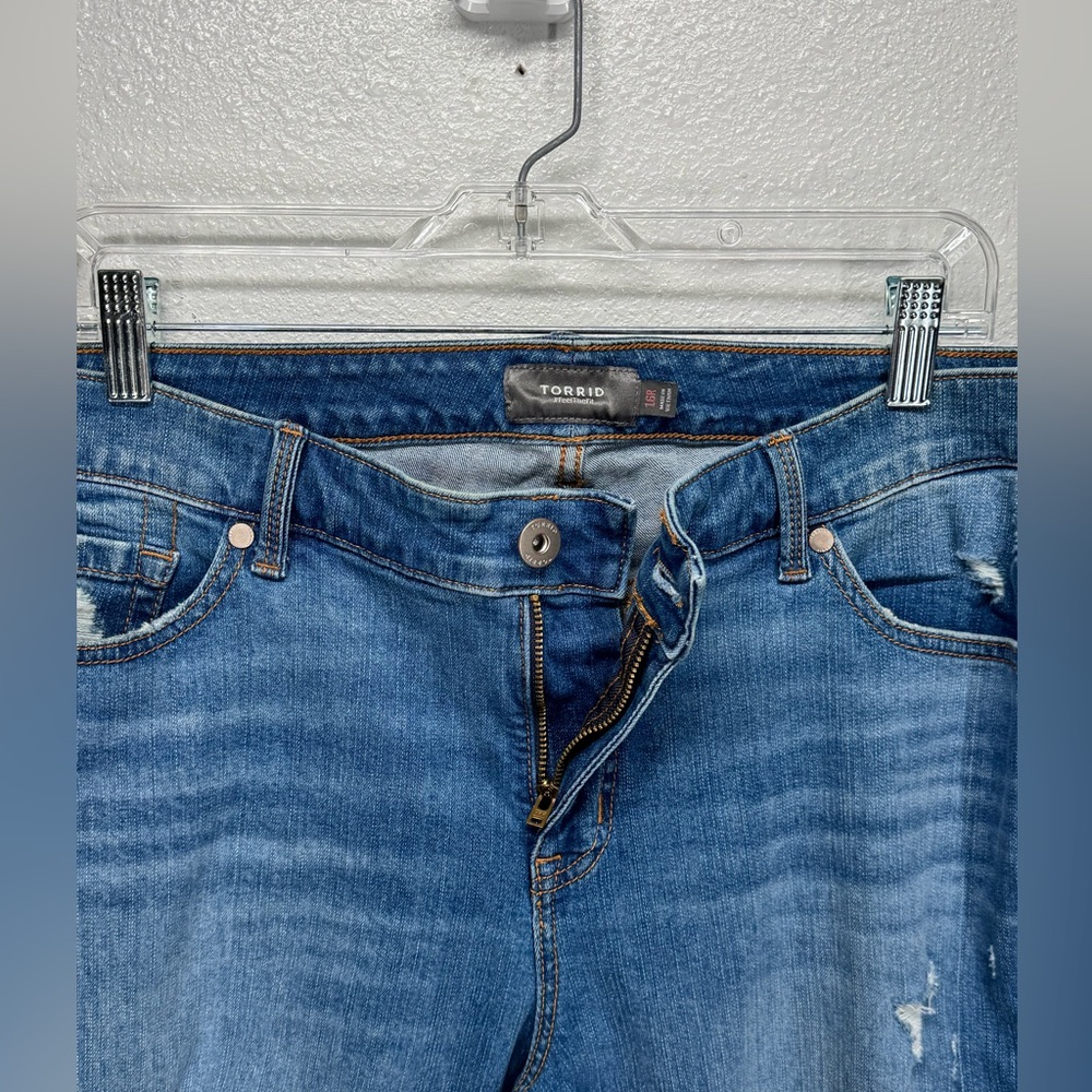 Torrid Feel the Fit 16R Distressed Jeans Mid Rise Ankle (Could by Boyfriend) - Picture 3 of 9